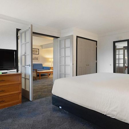 Howard Johnson By Wyndham Sacramento Downtown Bagian luar foto