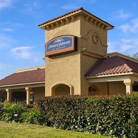 Howard Johnson By Wyndham Sacramento Downtown Bagian luar foto