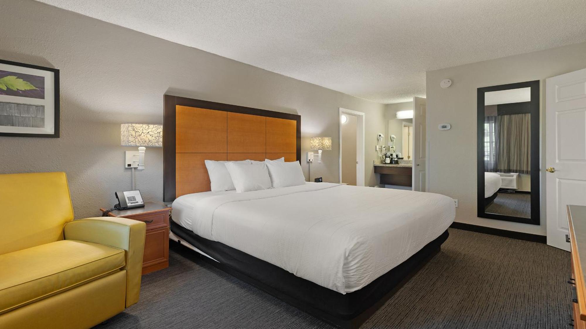 Howard Johnson By Wyndham Sacramento Downtown Bagian luar foto