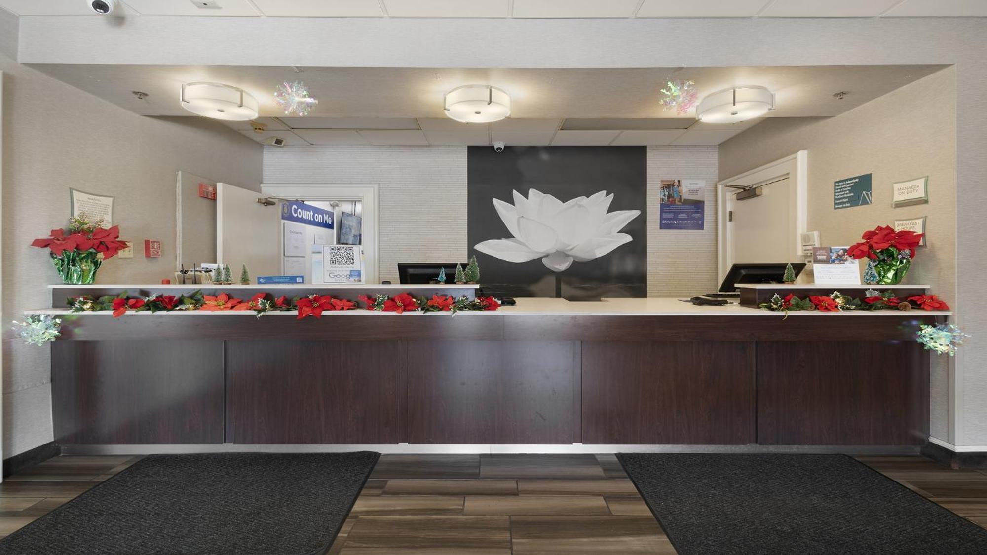 Howard Johnson By Wyndham Sacramento Downtown Bagian luar foto