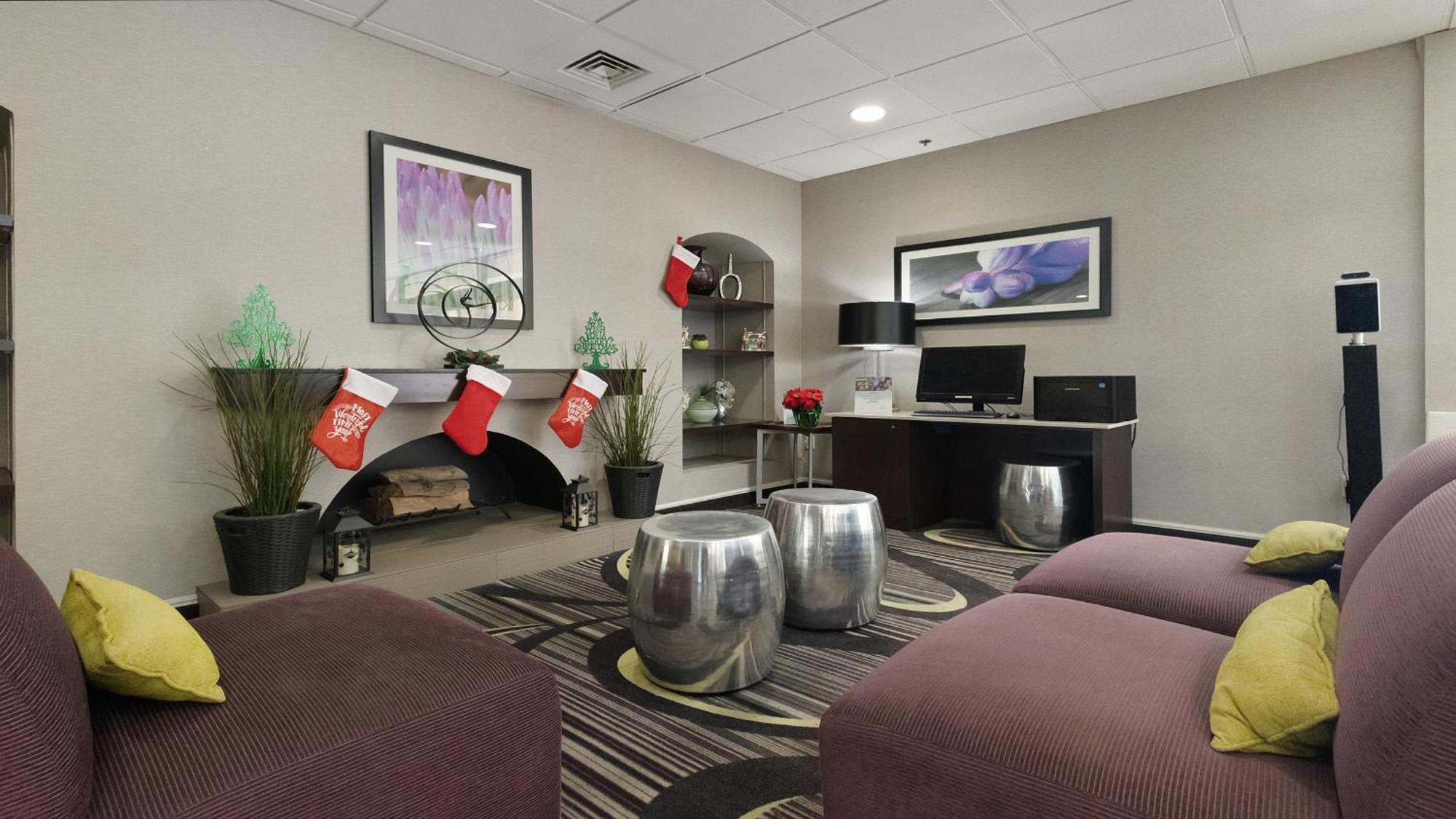 Howard Johnson By Wyndham Sacramento Downtown Bagian luar foto